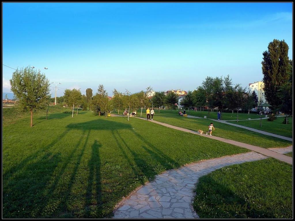 Duka Apartment Ni Екстериор снимка