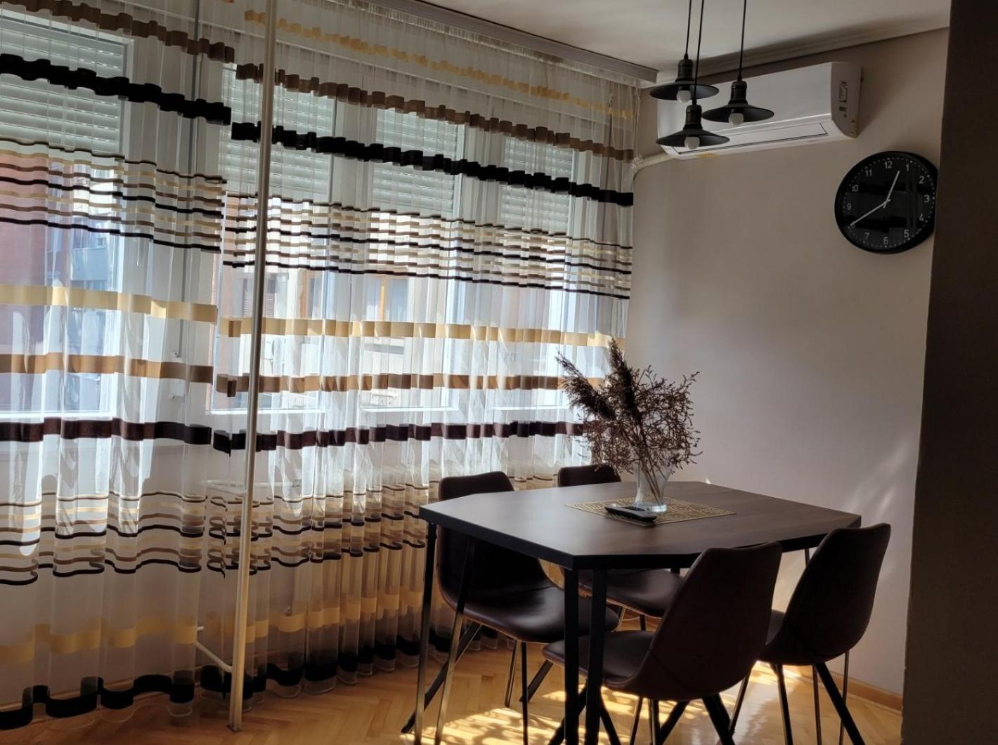 Duka Apartment Ni Екстериор снимка